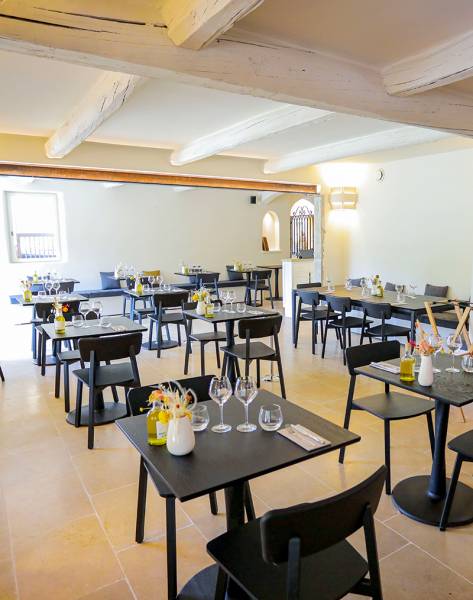 Découvrez le chef étoilé Christopher Hache et ses établissements à Eygalières